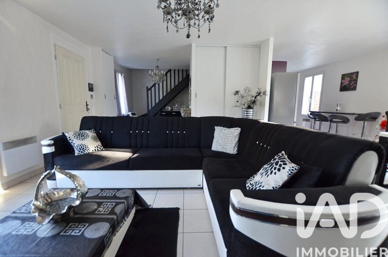 Maison - 90 m² - 5 pièces