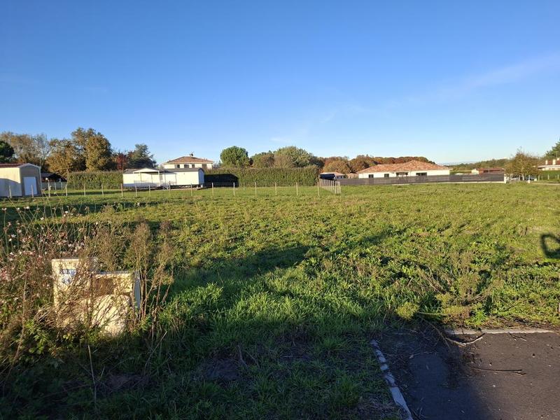 Terrain constructible - 848 m²