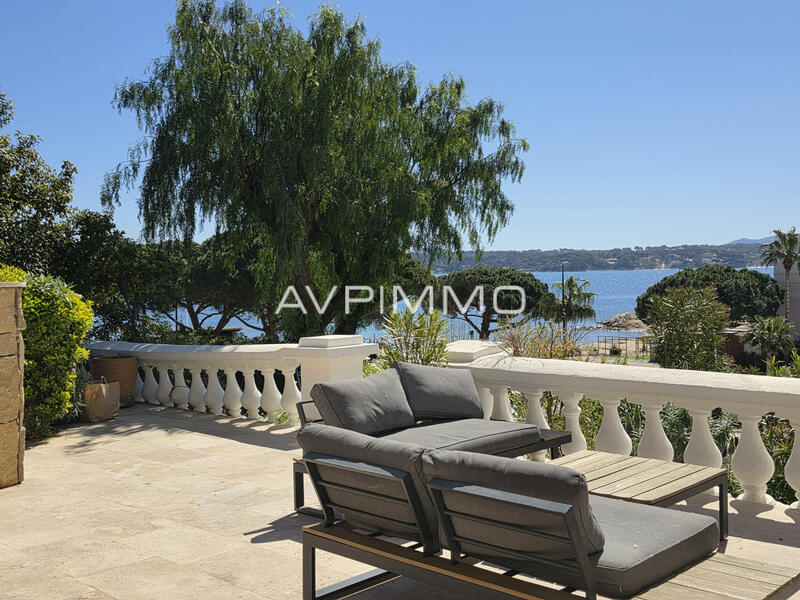 Maison - 230 m² - 7 pièces