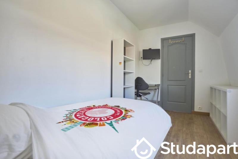 Chambre - 13 m² - 1 pièce