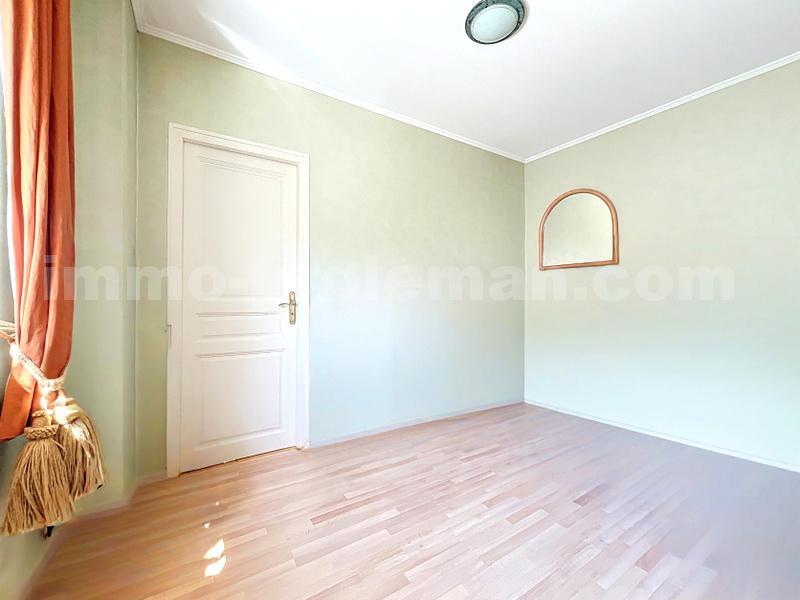 Maison - 307 m² - 9 pièces