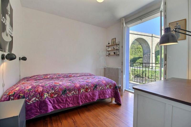 Maison - 178 m² - 10 pièces