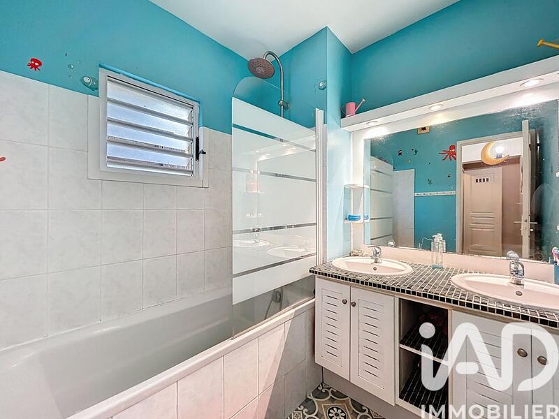 Maison - 152 m² - 8 pièces