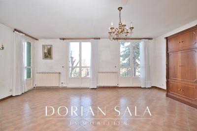 Appartement - 96 m² - 5 pièces