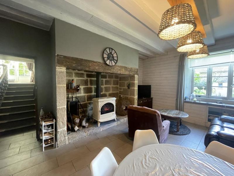 Maison - 400 m² - 50 pièces