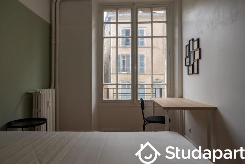 Chambre - 11 m² - 1 pièce