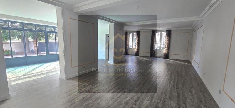 Hôtel particulier - 300 m² - 10 pièces