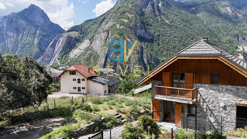 Maison - 98 m² - 5 pièces