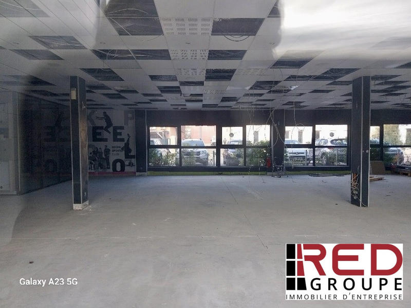 Local commercial - 380 m² - 3 pièces