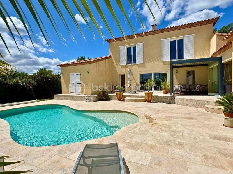 Demeure - 196 m² - 5 pièces