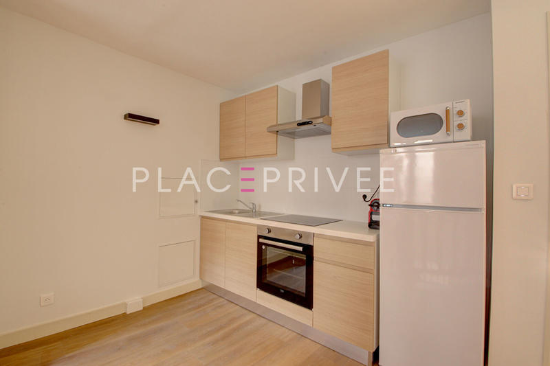 Bureau - 20 m² - 5 pièces