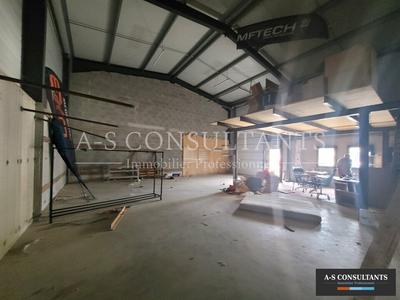 Local d'activité / Entrepôt - 150 m²