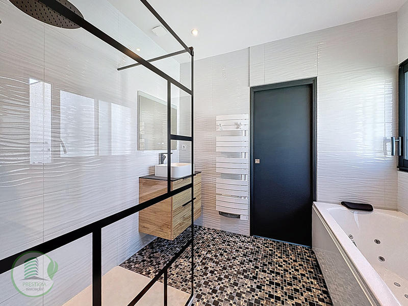 Maison - 150 m² - 6 pièces