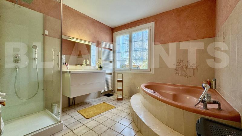 Pavillon - 150 m² - 5 pièces