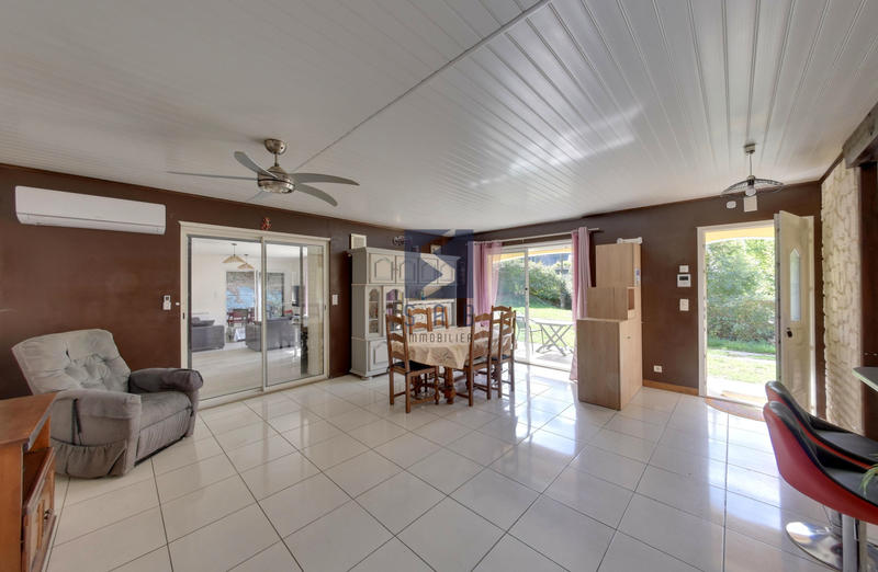 Maison - 175 m² - 9 pièces