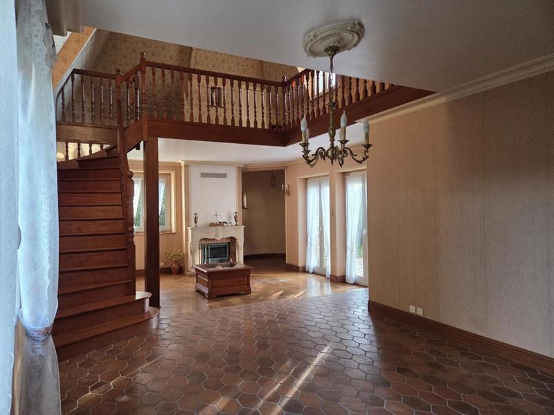 Demeure - 245 m² - 8 pièces