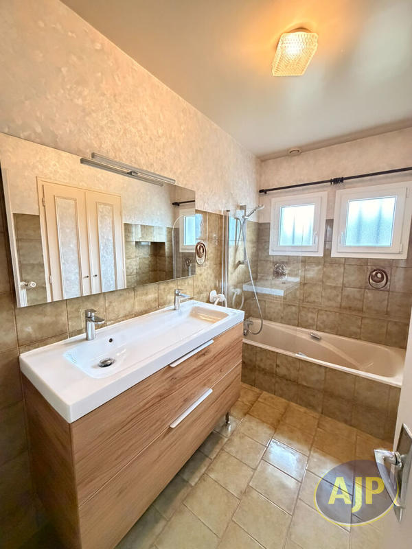 Maison - 120 m² - 6 pièces