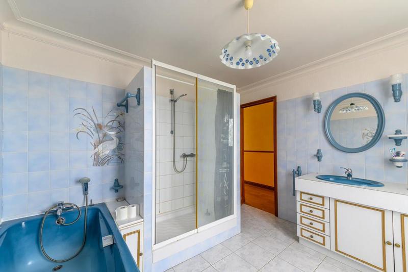 Maison - 180 m² - 6 pièces