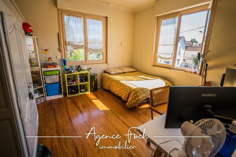 Maison traditionnelle - 250 m² - 5 pièces