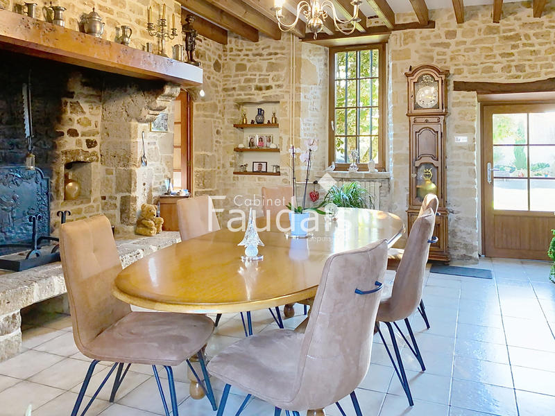 Maison de village - 186 m² - 7 pièces