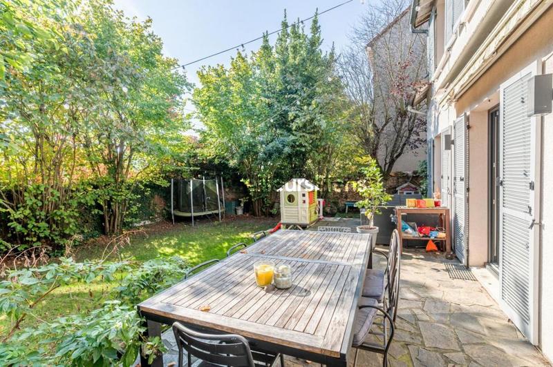 Maison - 140 m² - 8 pièces