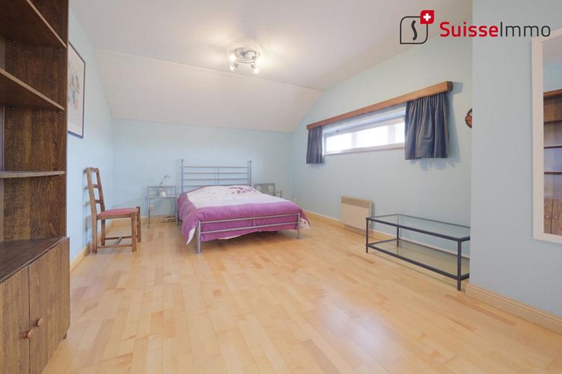 Maison - 231 m² - 7 pièces