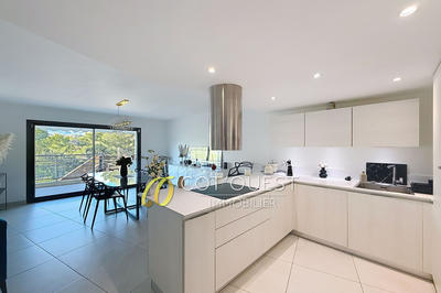 Appartement - 90 m² - 3 pièces