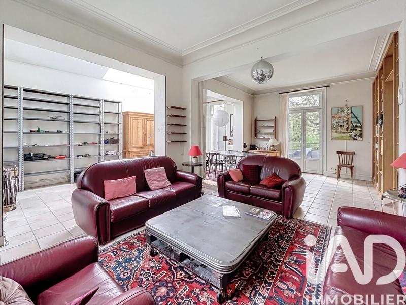 Maison - 230 m² - 9 pièces