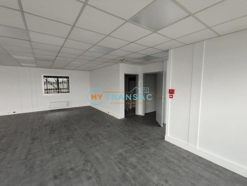 Entrepôt - 1 410 m²