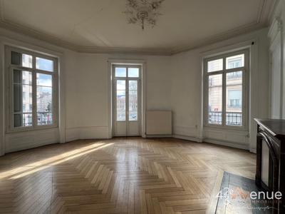 Appartement - 101 m² - 4 pièces