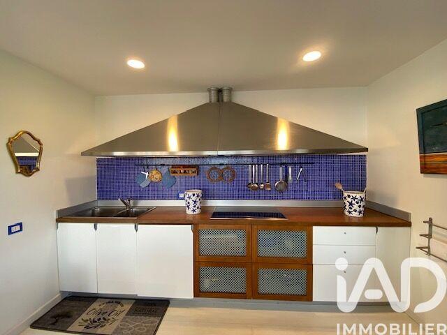 Maison - 219 m² - 7 pièces