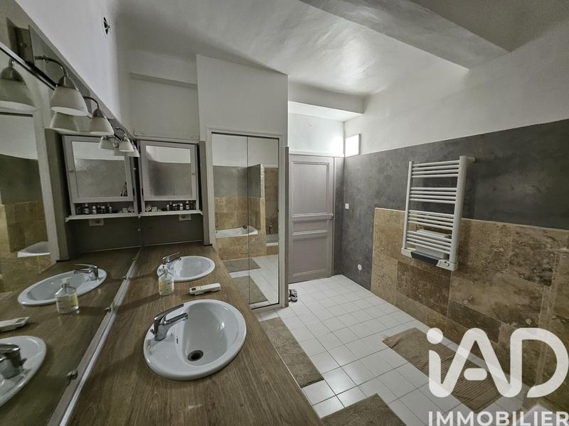 Maison - 250 m² - 8 pièces