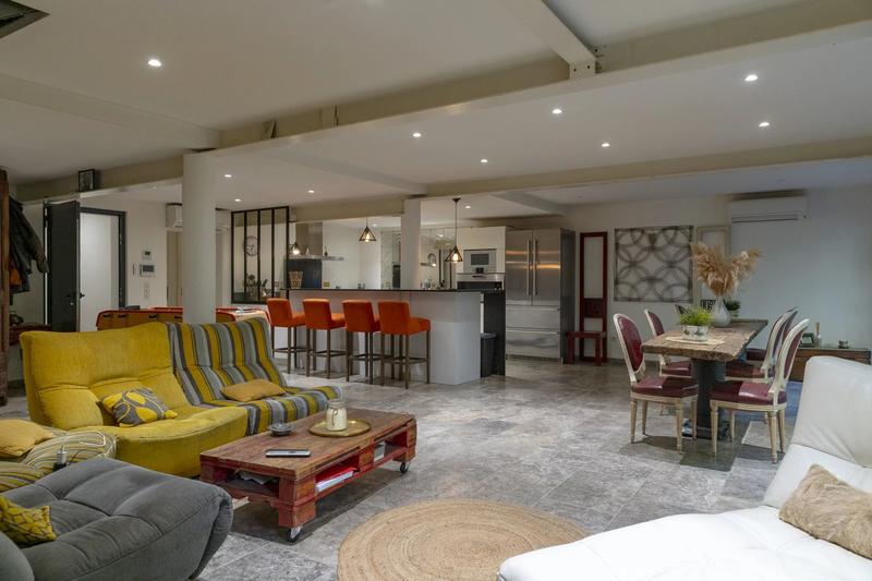 Duplex - 181 m² - 6 pièces