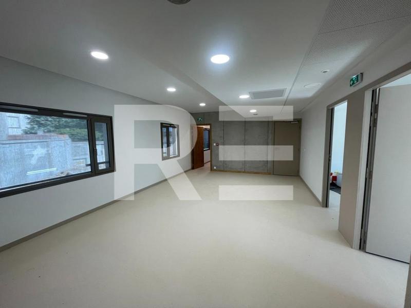 Bureau - 165 m² - 7 pièces