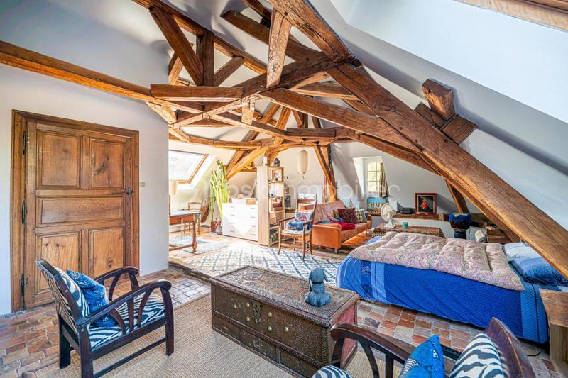 Maison - 303 m² - 10 pièces