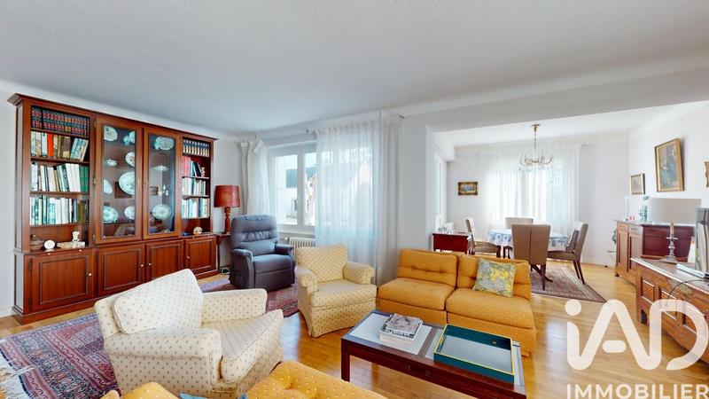 Maison - 281 m² - 11 pièces