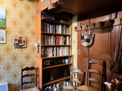 Maison - 302 m² - 12 pièces