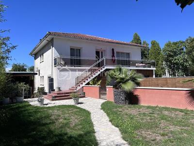 Maison traditionnelle - 191 m² - 6 pièces