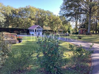 Pavillon - 177 m² - 7 pièces