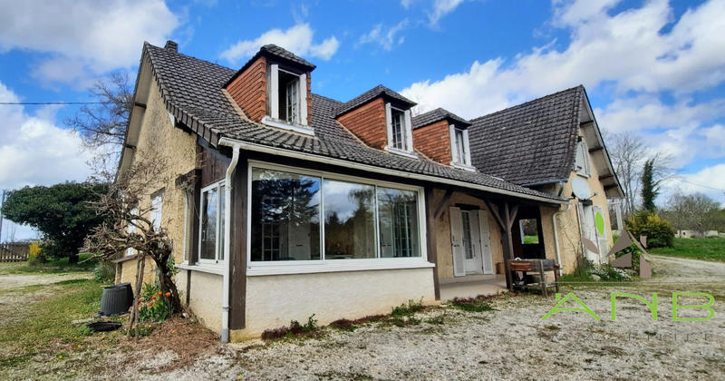 Maison - 197 m² - 9 pièces