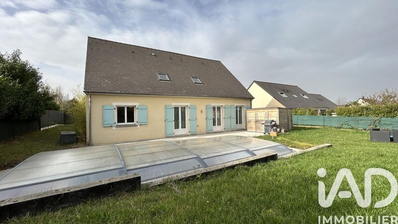 Maison - 235 m² - 8 pièces