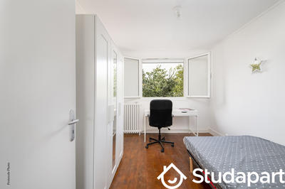 Chambre - 12 m² - 1 pièce