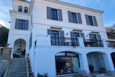 Villa - 240 m² - 6 pièces