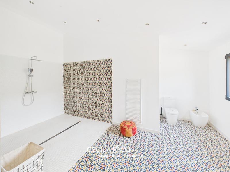 Villa - 316 m² - 9 pièces