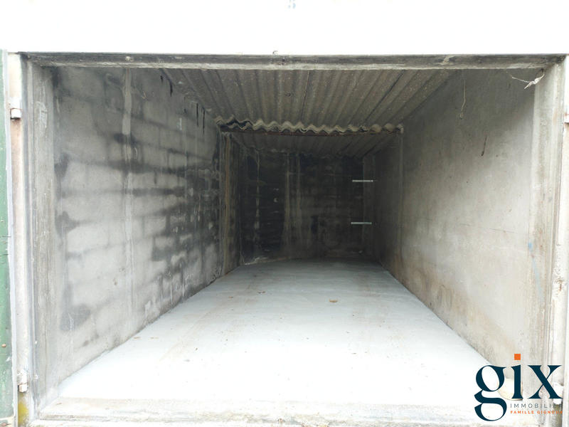 Parking / Garage - 14 m²