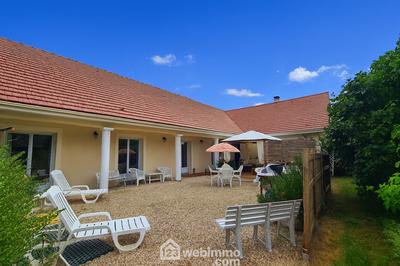 Maison - 230 m² - 8 pièces