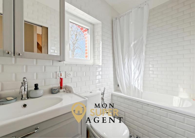 Maison - 85 m² - 4 pièces