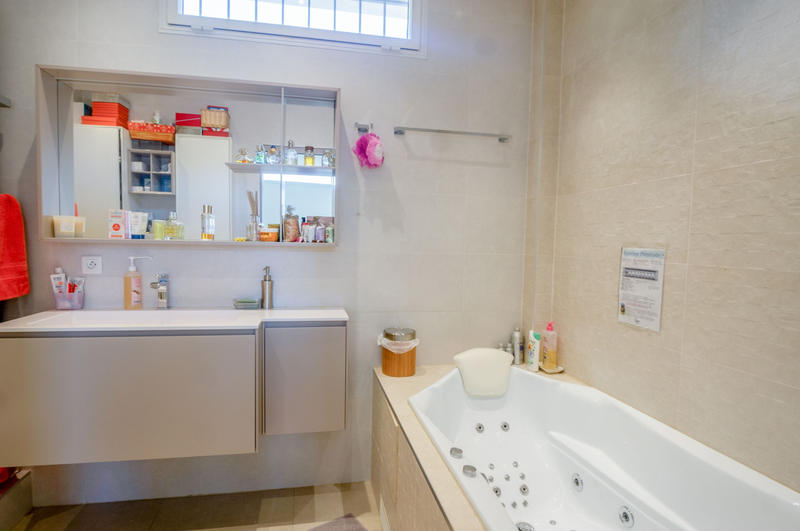 Maison - 178 m² - 7 pièces