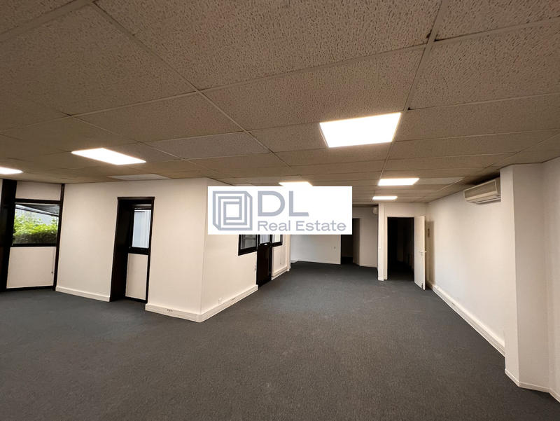 Entrepôt - 4 542 m²