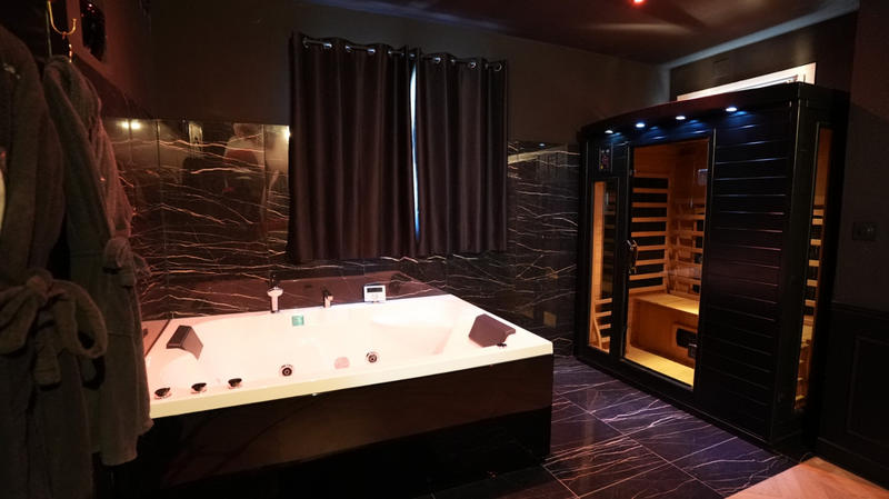 Maison - 305 m² - 10 pièces